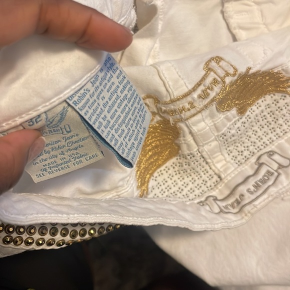 Robin’s Jeans - Picture 4 of 4